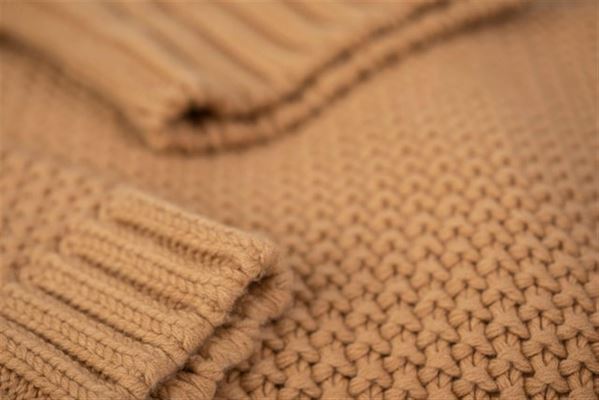 Hvorfor det er et smart valg at købe strikbluser på udsalg